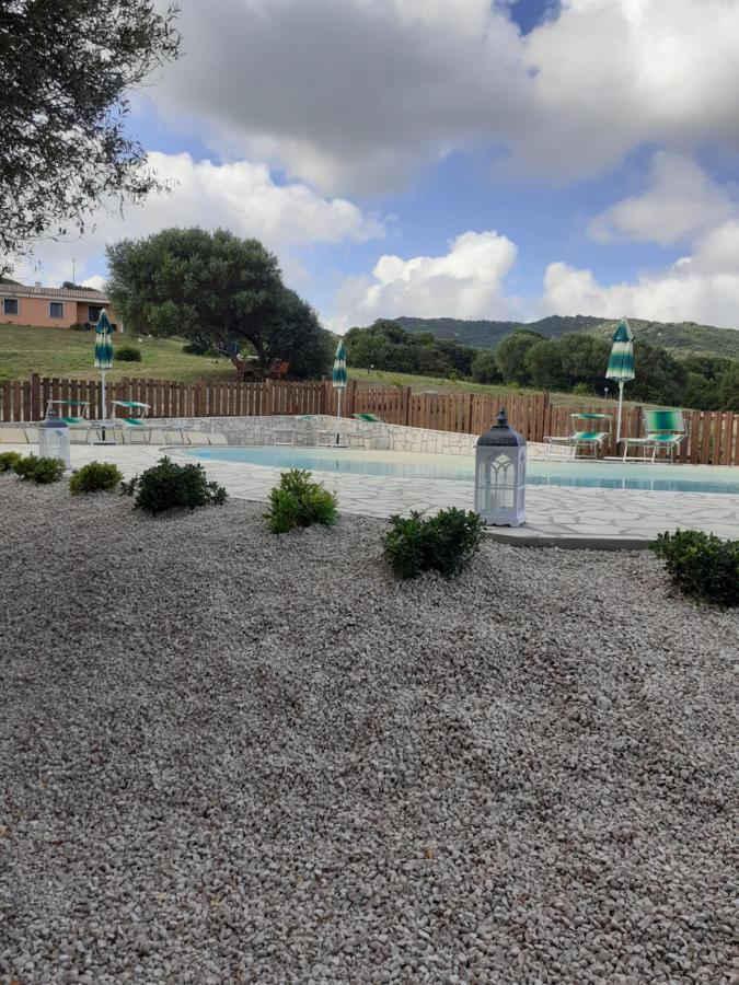 Agriturismo Gli Olivastri -Appartamento Bel Vedere Con Piscina ,Solarium E Vista Mare,Climatizzatore ,Wifi Aglientu Exterior foto